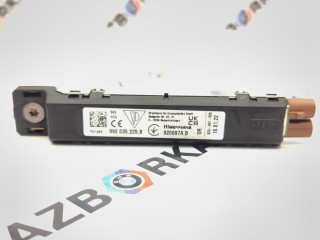 усилитель антенны Porsche Taycan 1 поколение 2022, электро, универсал, полный привод, правый руль, 992035225B, 992035225