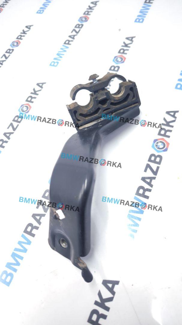 кронштейн (крепление) BMW M5 F90 2019, 4.4 л., S63 B44 B, бензин, АКПП, седан, полный привод, 17228689720, 8689720 - фото №1