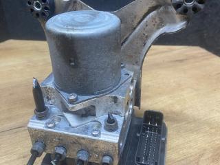 блок ABS BMW 5 серия G30/G31 G30 2017, 2.0 л., B47 D20 B, дизель, задний привод, правый руль, 6889160