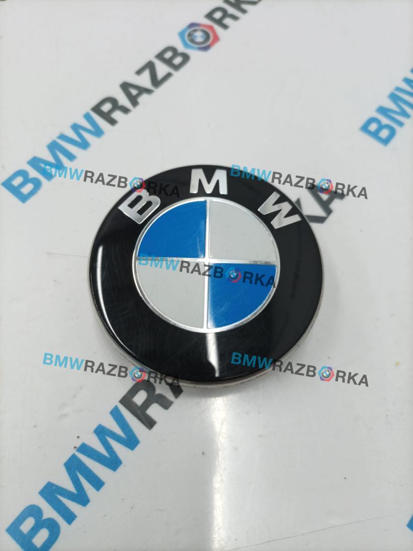 эмблема BMW 8 Gran Coupe G16 2022, 3.0 л., бензин, седан, задний привод, правый руль, 11147788967, 7788967 - фото №1