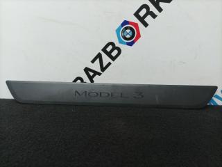 накладка на порог внутренняя Tesla Model 3 1 поколение 2022, электро, задний привод, правый руль, 1504763, 1504763-00-C