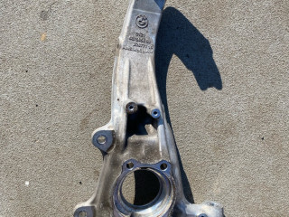 кулак поворотный правый BMW X7 G07 2019, 4.0 л., бензин, АКПП, c27, внедорожник 5 дв., полный привод, 31216876656, 6876656