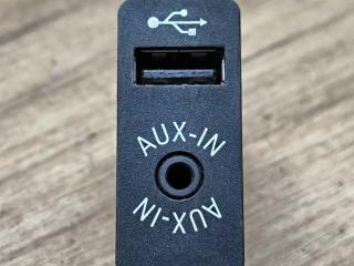разъем AUX / USB BMW i8 I12 2015, 1.5 л., гибрид, полный привод, 9266607