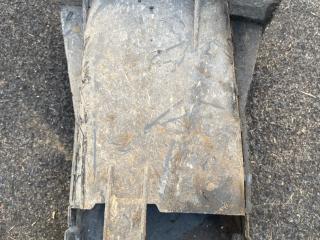 воздуховод тормозной левый BMW M5 F90 2019, 4.4 л., S63 B44 B, бензин, АКПП, седан, полный привод, 51747394665, 7394665