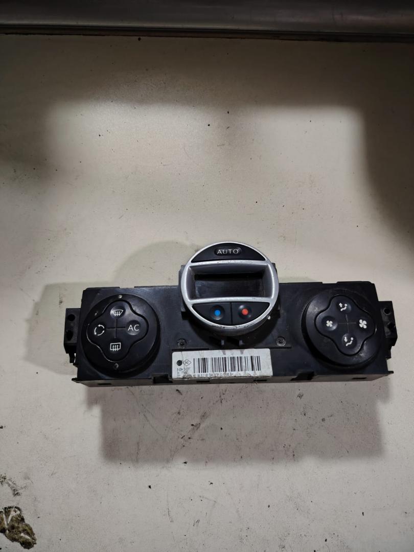 блок управления печки / климат-контроля Renault Scenic 2 поколение (2003 - 2006), 69340055, 8200501465, 8200070752 - фото №1