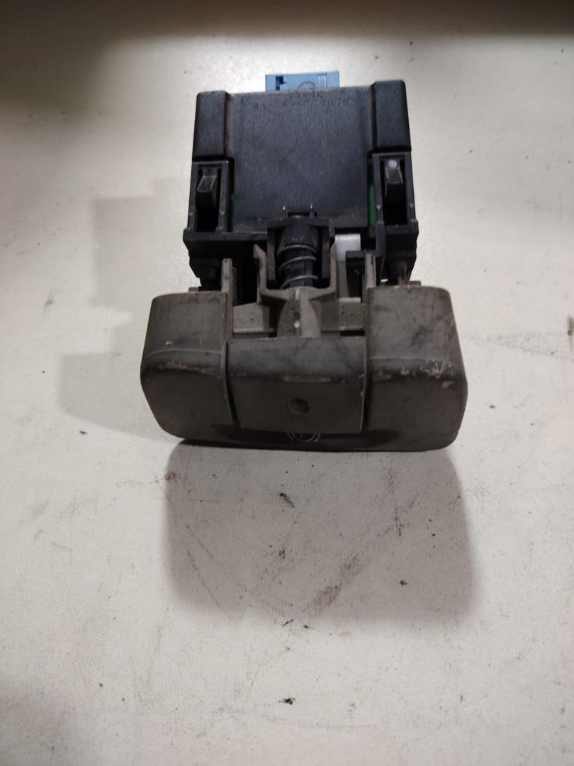 кнопка ручного тормоза (ручника) Renault Scenic 2 поколение (2003 - 2006), 8200243681R, 8200243681 - фото №1