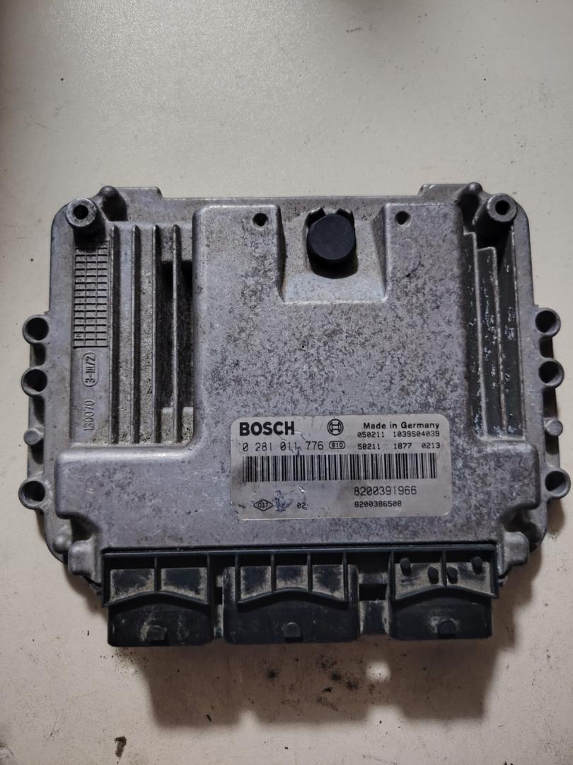 блок управления двигателем Renault Megane 2 поколение (2002 - 2006), 1.9 л., дизель, 8200391966, 8200386508, 1039S04039, 0281011776 - фото №1
