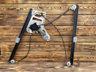 стеклоподъемник передний правый Land Rover Range Rover 3 поколение L322 2004, 4.4 л., M62 B44, бензин, АКПП, внедорожник 5 дв., 67628381020, 8381020, CUH000182