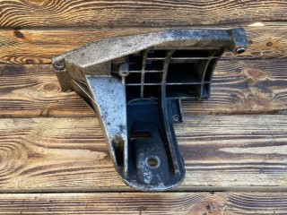 кронштейн двигателя Land Rover Range Rover 3 поколение L322 2004, 4.4 л., M62 B44, бензин, АКПП, внедорожник 5 дв., 64557503226, 7503226