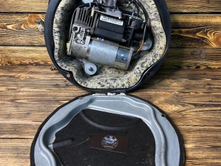 компрессор пневмоподвески Land Rover Range Rover 3 поколение L322 2004, 4.4 л., M62 B44, бензин, АКПП, внедорожник 5 дв., LR006201, RQL000014