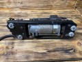 компрессор пневмоподвески BMW 7 серия F01/F02 [рестайлинг] F01LCI 2013, 3.0 л., N57 D30 A, дизель, АКПП, седан, 37206789165, 6789165, 37206875176, 6875176, 37206864215, 6864215, 37206789450, 6789450, 37206794465, 6794465, 37206784137, 6784137 - фото №8