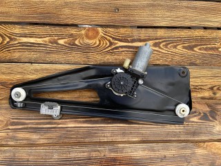 стеклоподъемник задний левый Land Rover Range Rover 3 поколение L322 2004, 4.4 л., M62 B44, бензин, АКПП, внедорожник 5 дв., 67628362066, 8362066, CVH000051