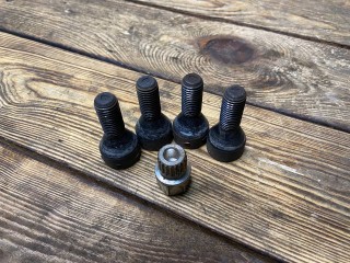 болт колесный BMW 5 серия E60/E61 [рестайлинг] E60 2007, 3.0 л., N53 B30 A, бензин, АКПП, седан, 35