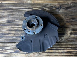 кулак поворотный правый BMW X5 E53 [рестайлинг] E53 2005, 3.0 л., M57N 306 D2, дизель