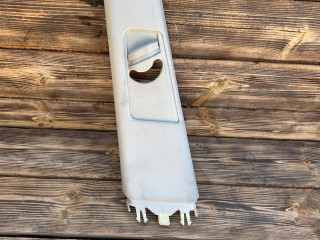 обшивка стойки центральной левой Land Rover Range Rover 3 поколение L322 2004, 4.4 л., M62 B44, бензин, АКПП, внедорожник 5 дв., 8252675