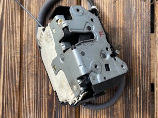 замок двери задней левой Land Rover Range Rover 3 поколение L322 2004, 4.4 л., M62 B44, бензин, АКПП, внедорожник 5 дв., CWC500090
