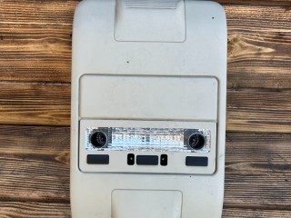 фонарь салона (плафон) Land Rover Range Rover 3 поколение L322 2004, 4.4 л., M62 B44, бензин, АКПП, внедорожник 5 дв., YWC500021