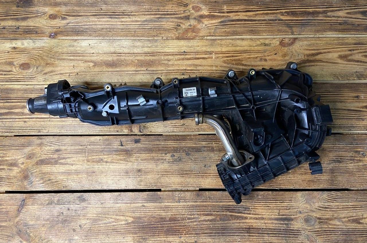 коллектор впускной BMW 7 серия F01/F02 F01 2009, 3.0 л., N57 D30 A, дизель, АКПП, седан, 11617800088, 7800088, 7811299 - фото №1