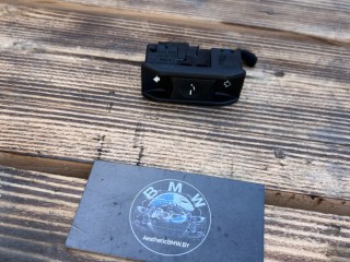 кнопка открывания люка Land Rover Range Rover 3 поколение L322 2004, 4.4 л., M62 B44, бензин, АКПП, внедорожник 5 дв., 61316901474, 6901474