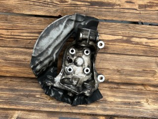 кулак поворотный правый BMW 7 серия E65/E66/E67 E65 2002, 4.4 л., N62 B44, бензин, АКПП, седан