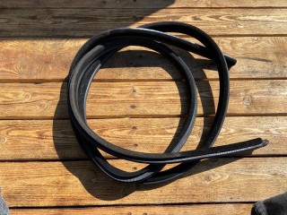 уплотнитель двери BMW 5 серия E60/E61 [рестайлинг] E60 2009, 2.0 л., N47 D20 A, дизель, МКПП, седан