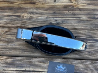 ручка наружная задняя правая Land Rover Range Rover 3 поколение L322 2004, 4.4 л., M62 B44, бензин, АКПП, внедорожник 5 дв.