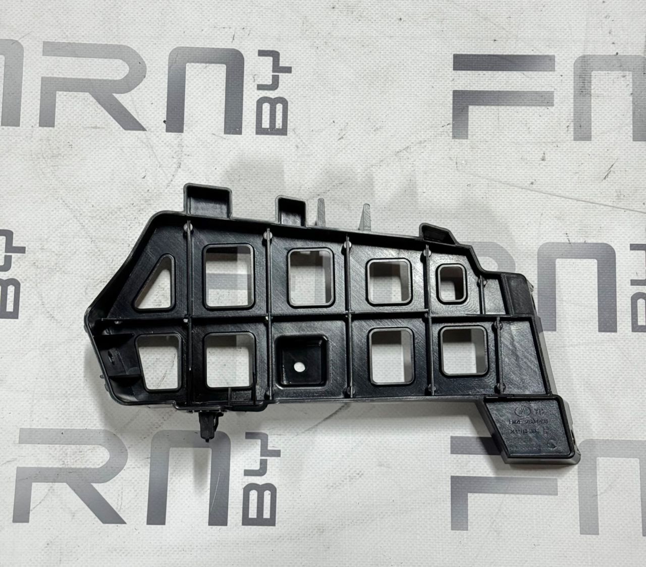 крепление бампера BYD Dolphin 1 поколение 2024, EM2E-2804430 - фото №1