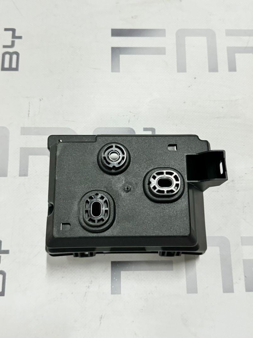 короб предохранителей BYD Dolphin 1 поколение 2024, EM2E-3722600 - фото №1