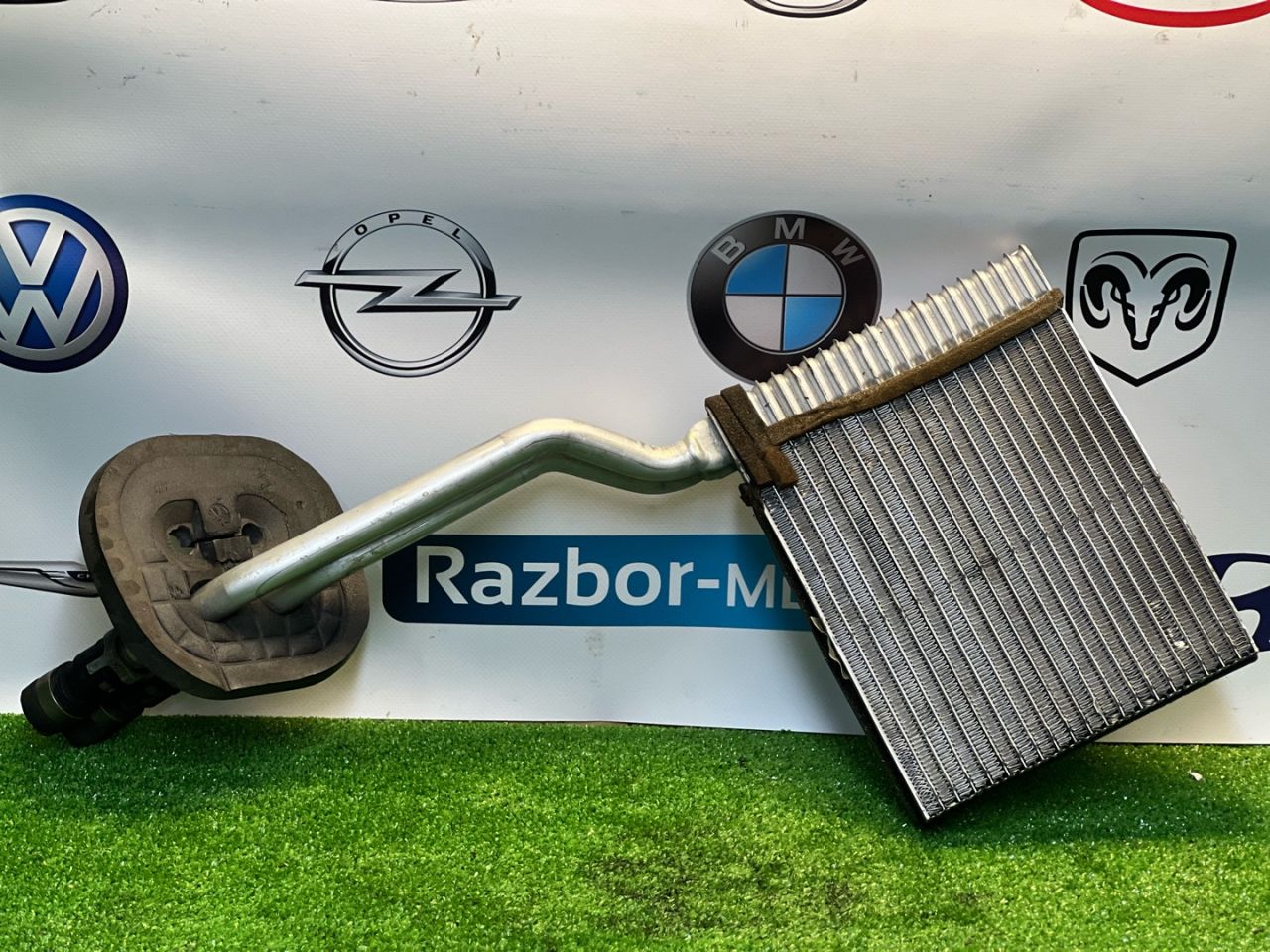 радиатор отопителя (печки) Ford Focus 2 поколение BK 2006, 1.4 л., ASDB, бензин, желтый, купе, передний привод - фото №1