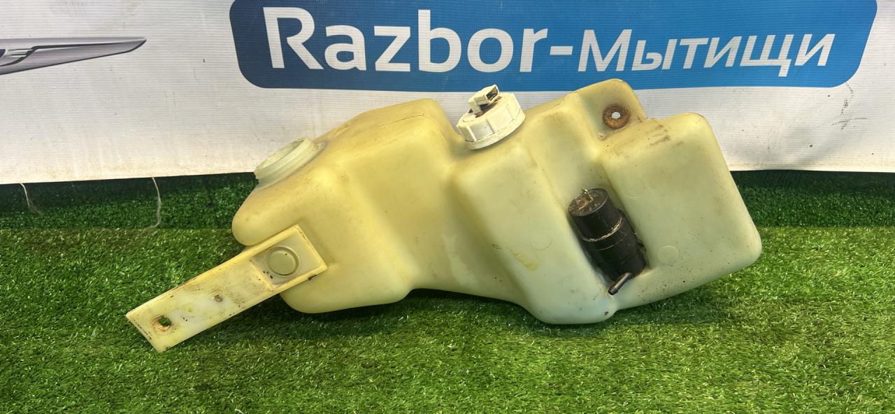 бачок омывателя Lada 2112 1 поколение 2005, 1.6 л., ВАЗ-21124, бензин, МКПП, хетчбэк 5 дв. - фото №1