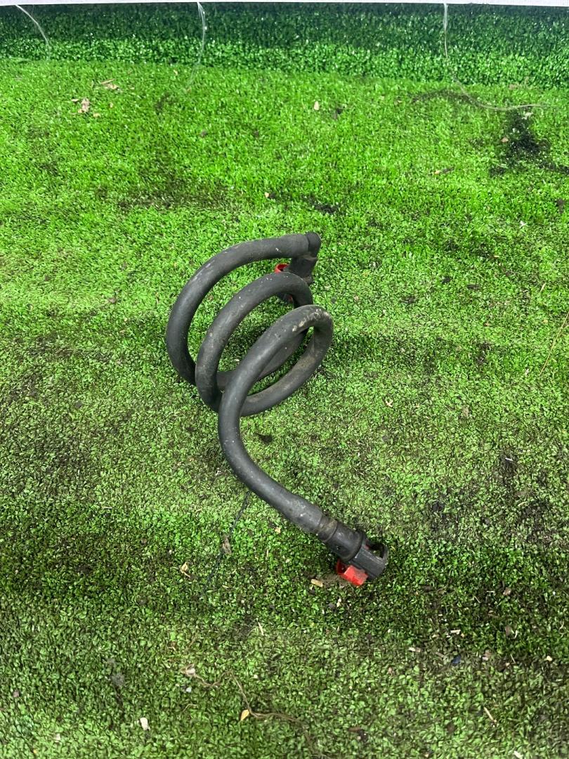 трубка топливная Ford Focus 1 поколение CAK 2001, 2.0 л., AODB, бензин, АКПП, седан - фото №1