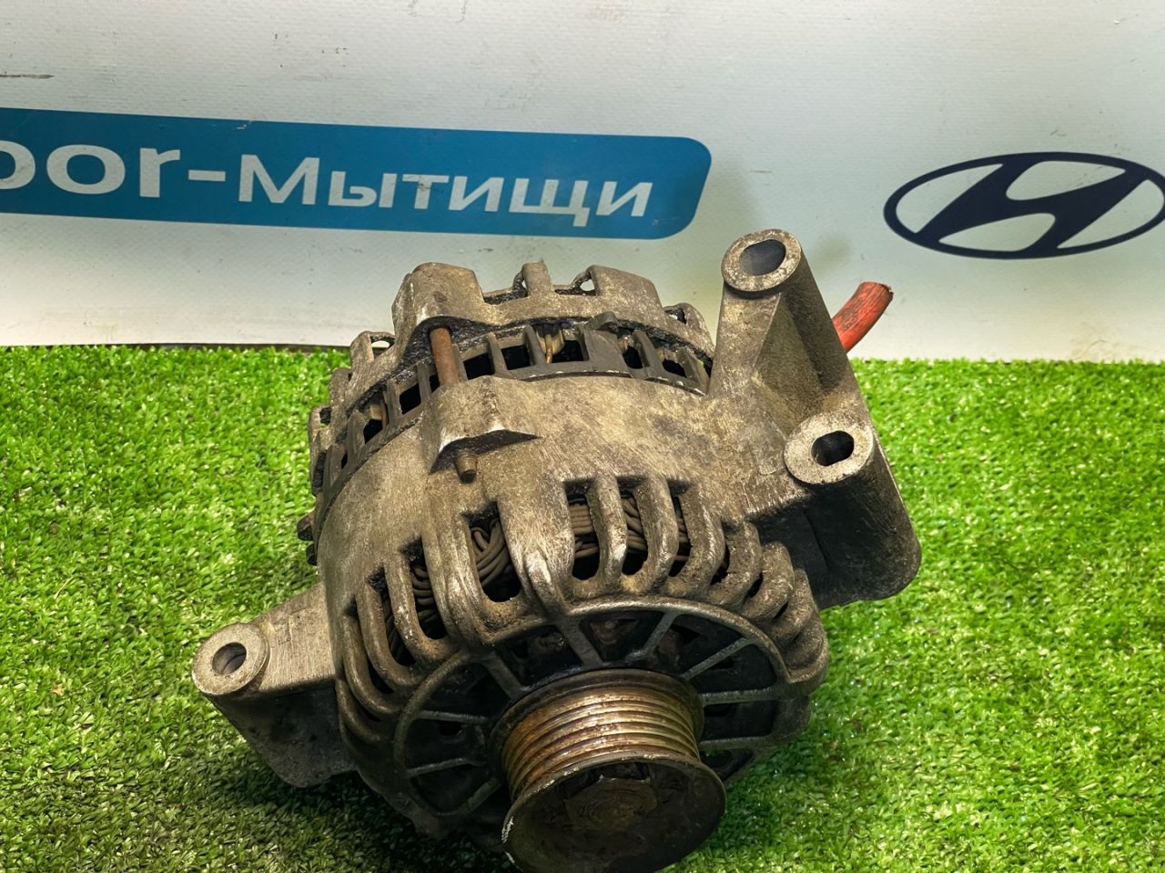 генератор Ford Focus 1 поколение CAK 2000, 2.0 л., EDBB, бензин, АКПП, черный, седан, передний привод - фото №1