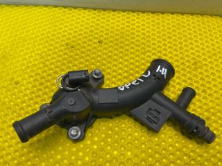 фланец (тройник) системы охлаждения Opel Astra J [рестайлинг] (2011 - 2015), 1.4 л.