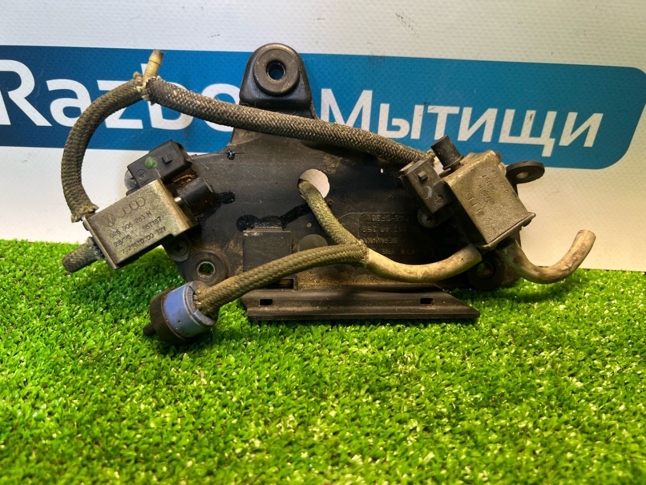 электромагнитный клапан Audi A6 4B/C5 4B5 2000, 2.4 л., ALF, бензин, АКПП, седан, 3915240259 - фото №1