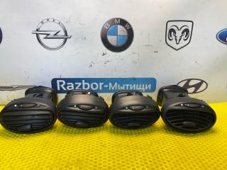 дефлектор обдува салона Ford Focus 1 поколение [рестайлинг] 2004, 2.0 л., EDDB, бензин, АКПП, седан, 98AB19893BJW