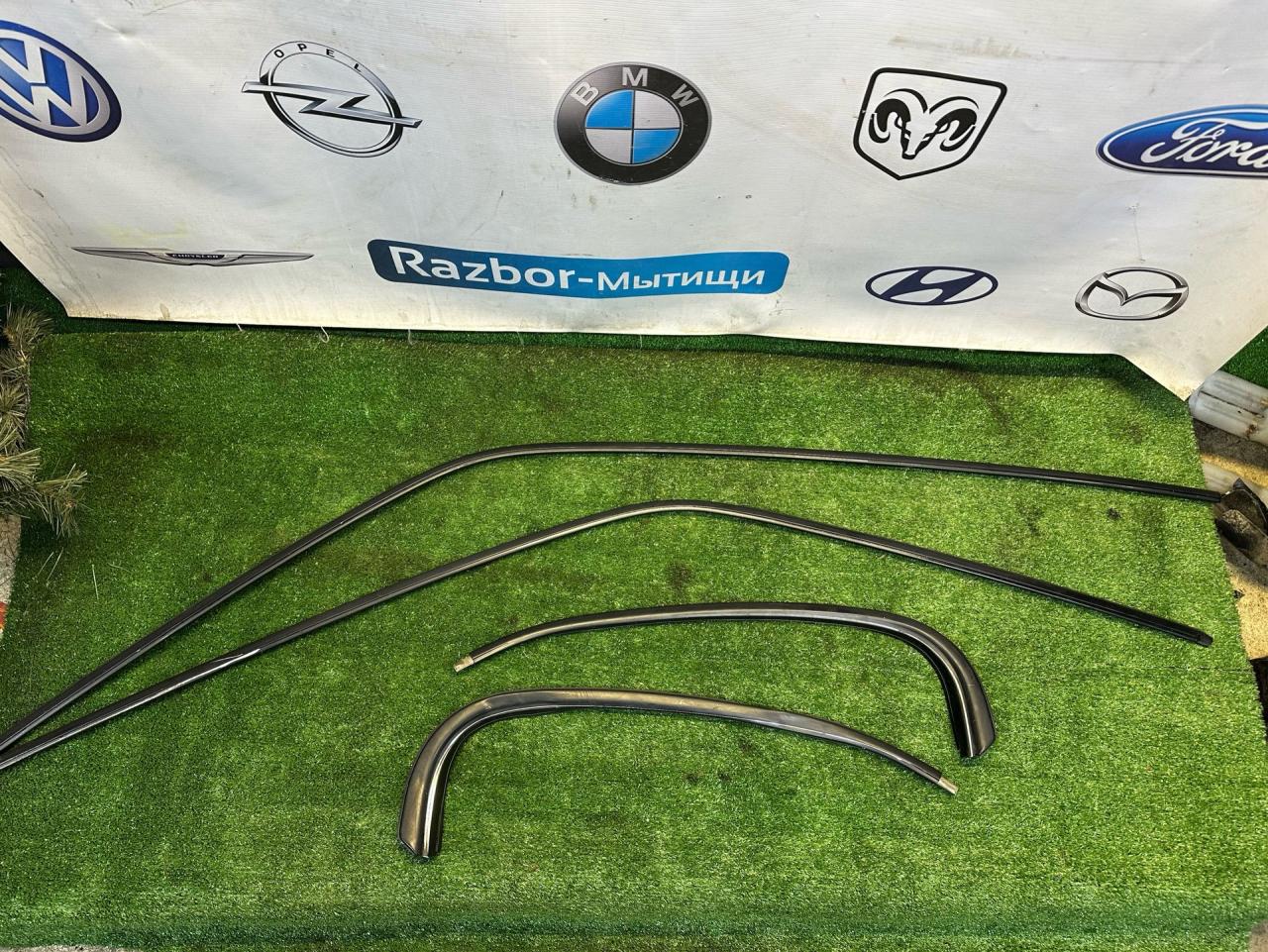 молдинг центральной стойки BMW 5 серия E34 1990, 2.0 л., M50 B20 TU, бензин, МКПП, седан - фото №1