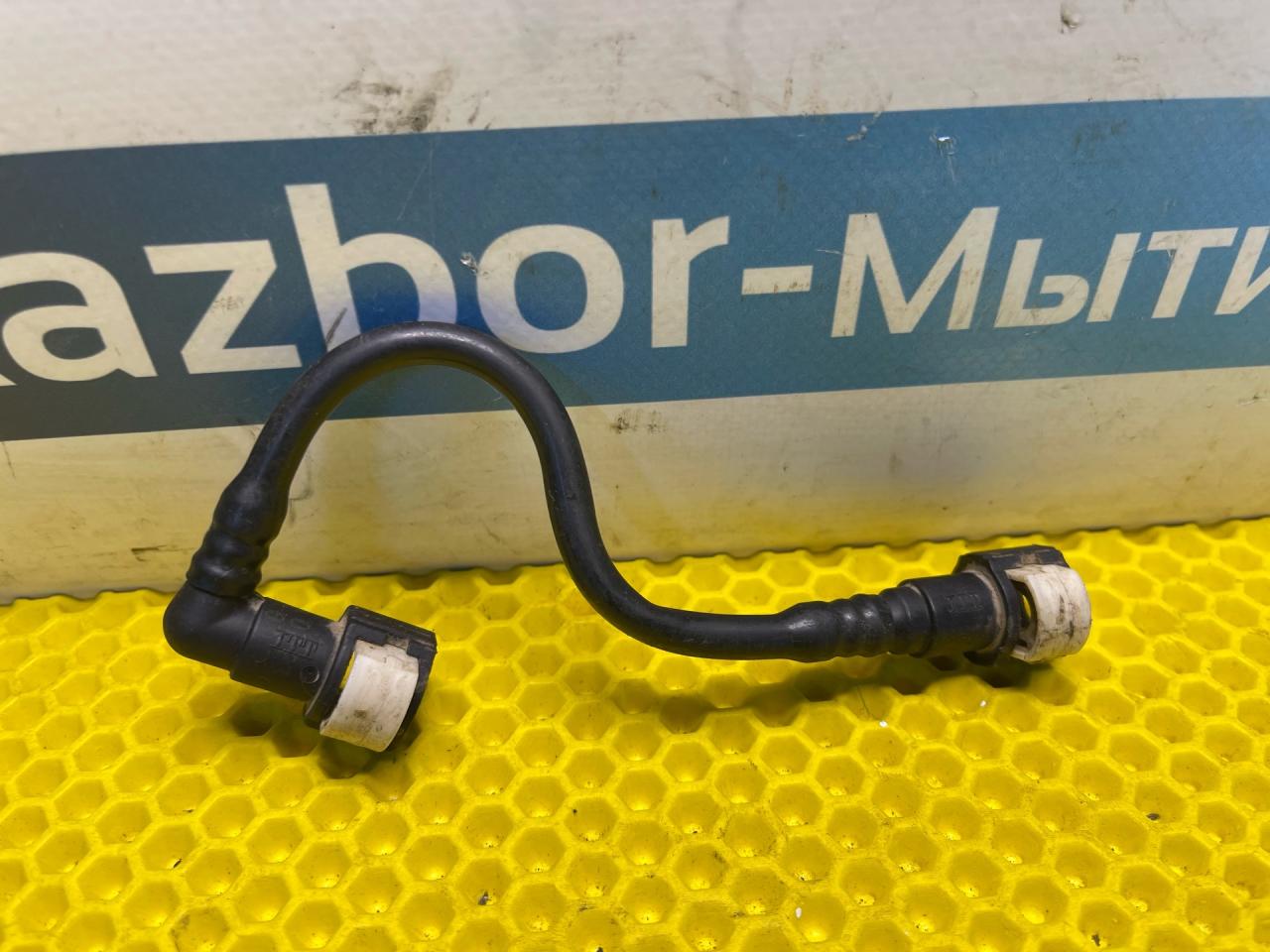 трубка топливная Ford Focus 1 поколение 2001, 2.0 л., EDDB, бензин, АКПП, седан - фото №1