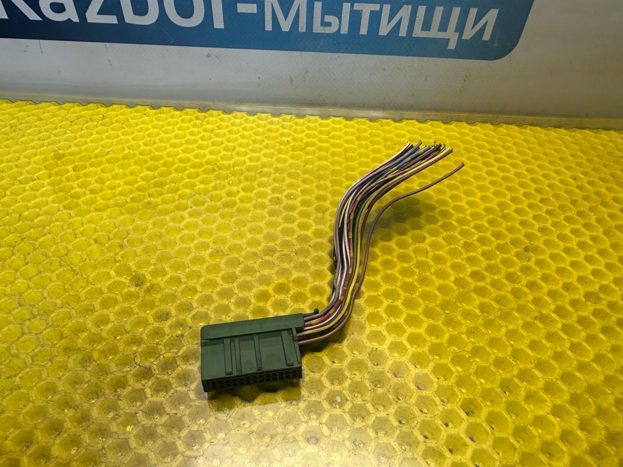 разъем (фишка) проводки BMW 5 серия E34 1990, 2.0 л., M50 B20 TU, бензин, МКПП, седан - фото №1