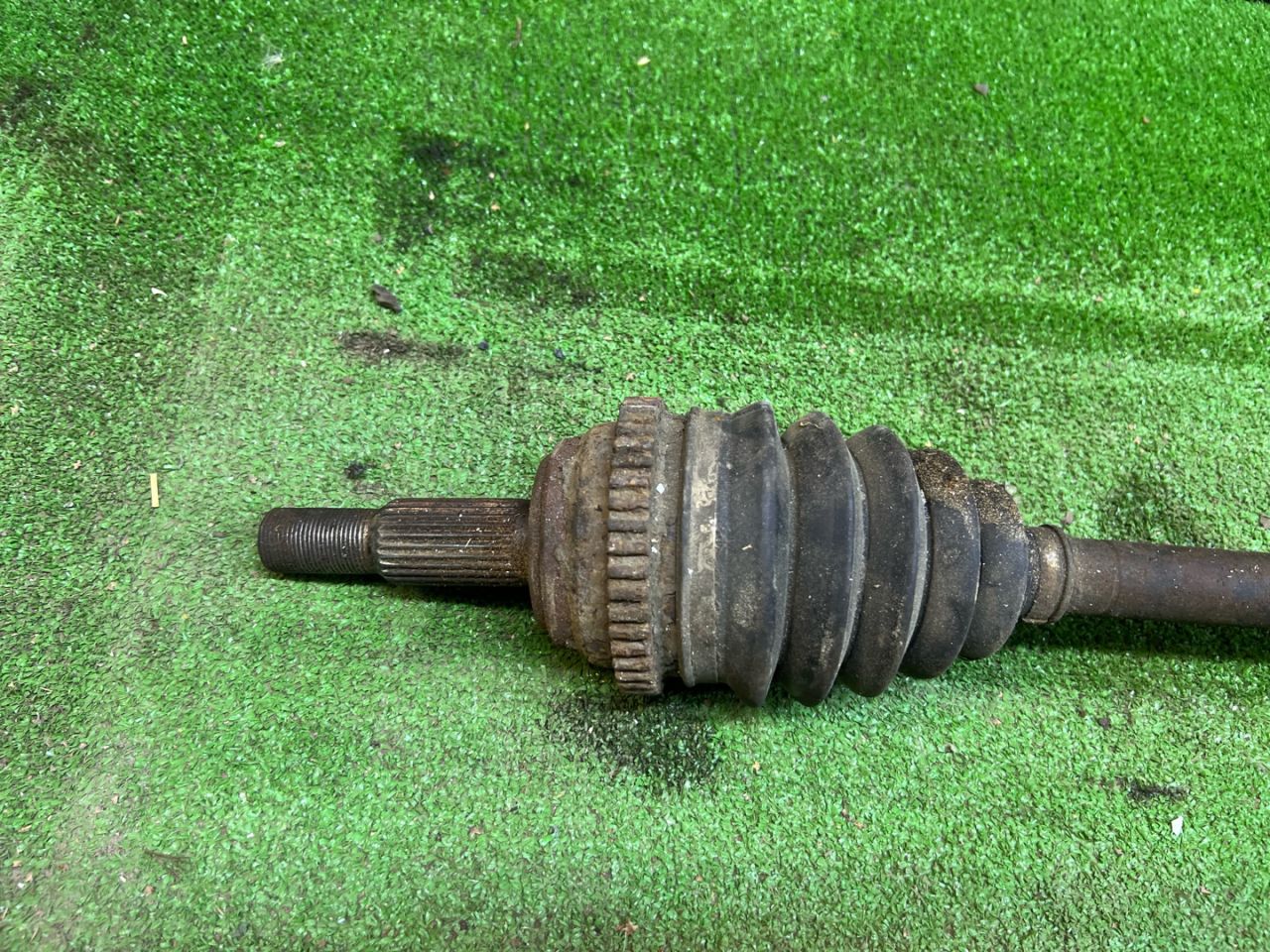 полуось передняя правая (приводной вал, ШРУС) Dodge Neon 2 поколение 2001, 2.0 л., ECB, бензин, АКПП, седан, 4668918AA - фото №1