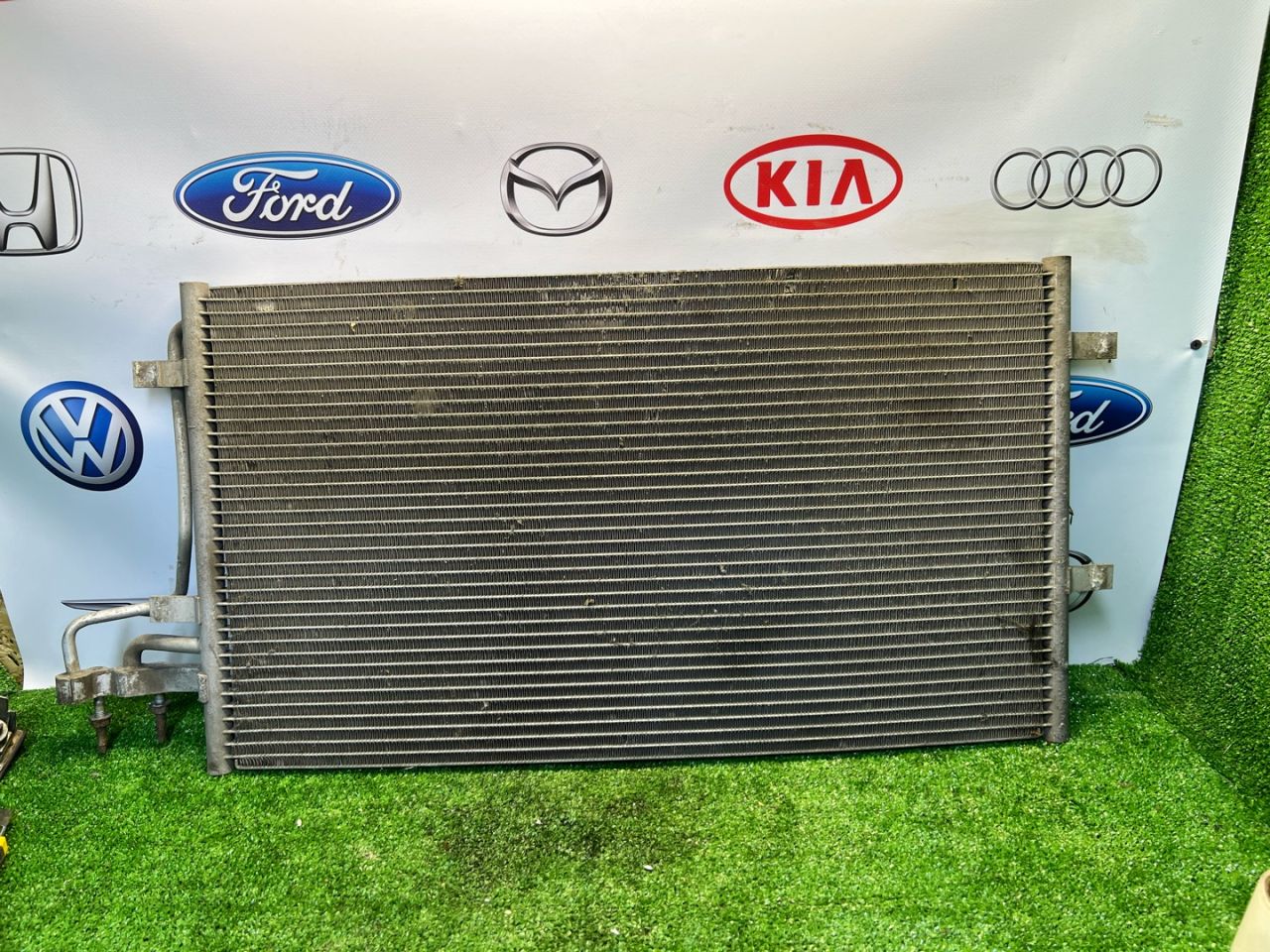 радиатор кондиционера Ford Focus 2 поколение BK 2006, 1.4 л., ASDB, бензин, желтый, купе, передний привод, 1516838 - фото №1