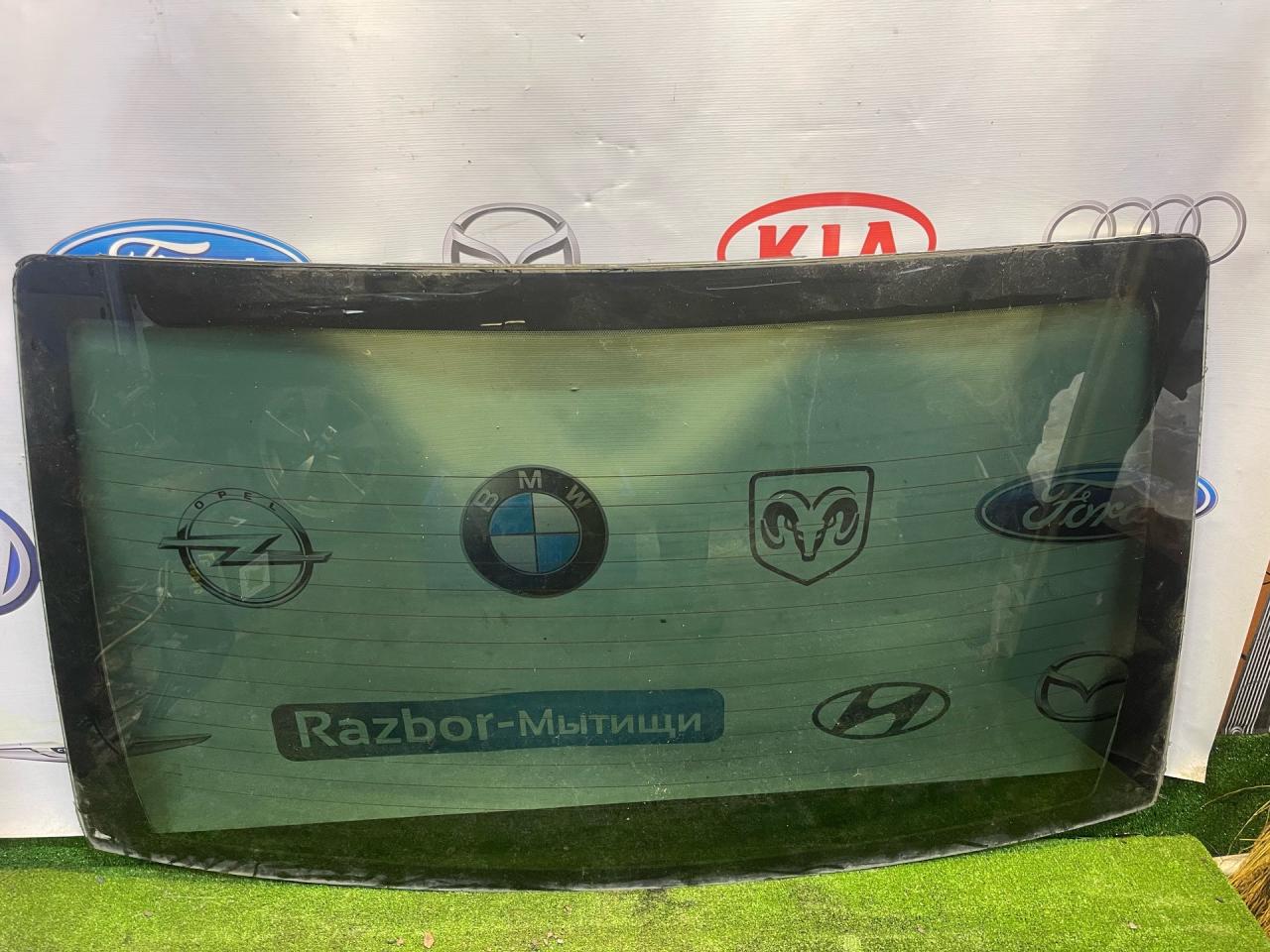 стекло заднее Ford Focus 1 поколение 2001, 2.0 л., EDDB, бензин, АКПП, седан - фото №1