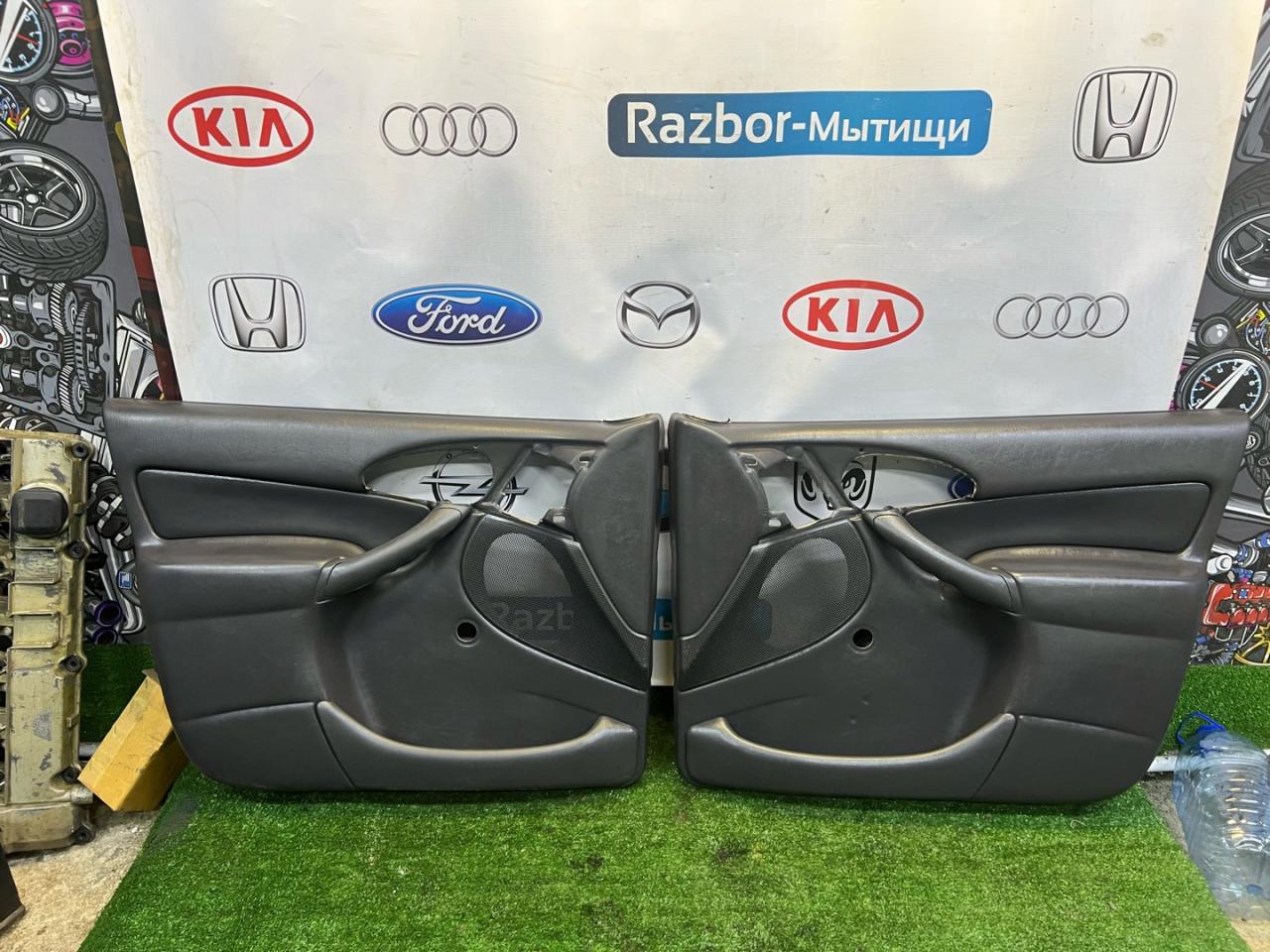 обшивка салона Ford Focus 1 поколение 2001, 2.0 л., EDDB, бензин, АКПП, седан - фото №1