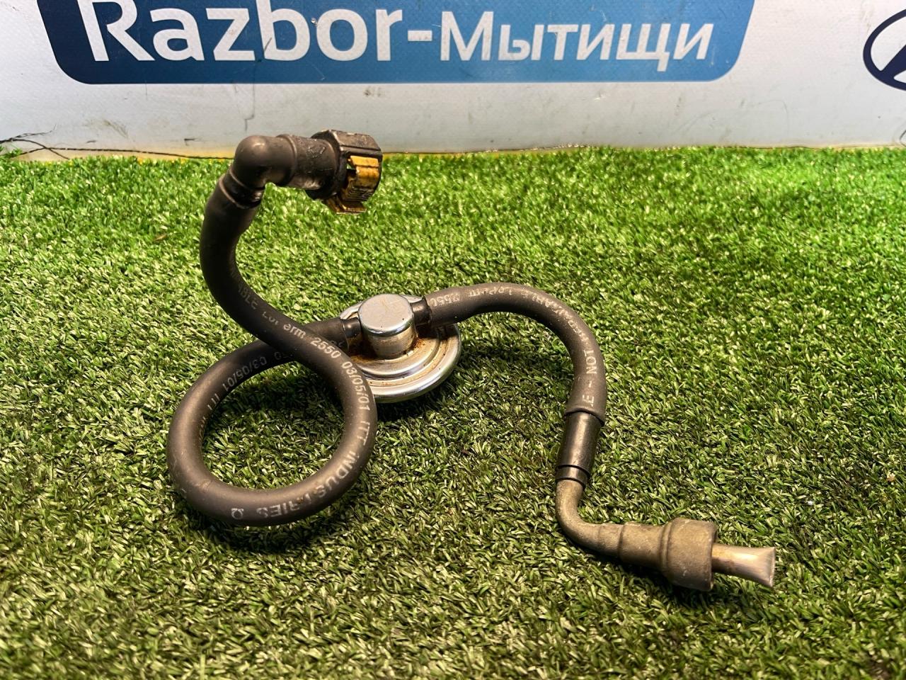 трубка топливная Ford Focus 1 поколение 2001, 2.0 л., EDDB, бензин, АКПП, седан - фото №1