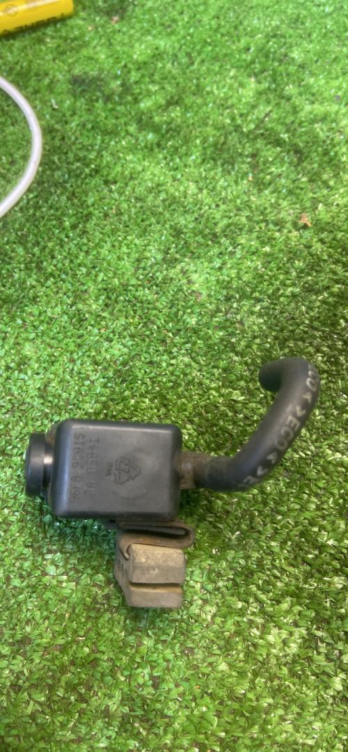 электромагнитный клапан Ford Focus 1 поколение CAK 2001, 2.0 л., AODB, бензин, АКПП, седан, F57E-9J459 - фото №1