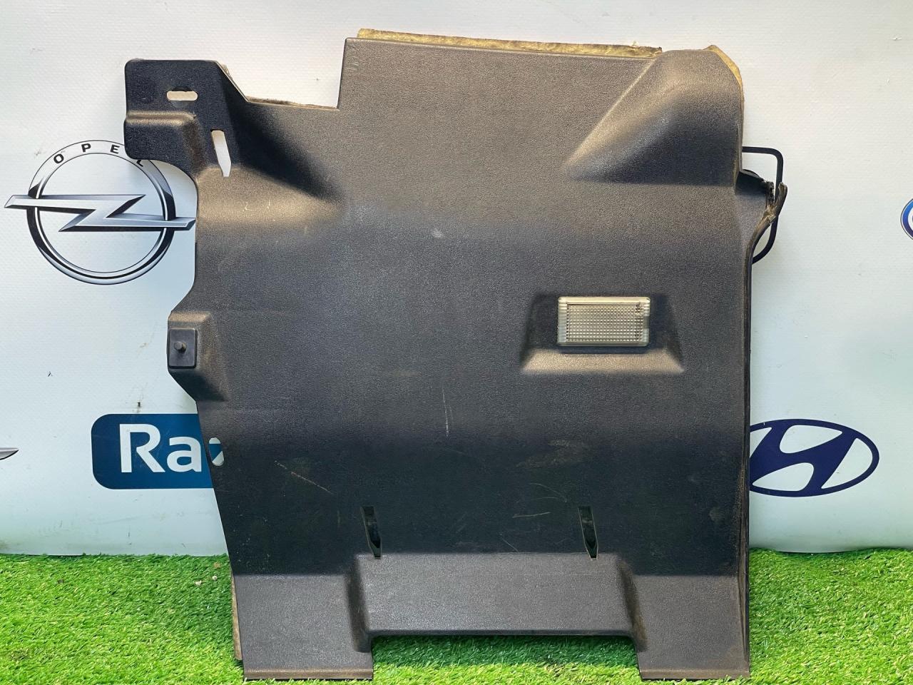 пластик BMW 5 серия E34 1991, 2.0 л., M50 B20, бензин, МКПП, седан, задний привод - фото №1