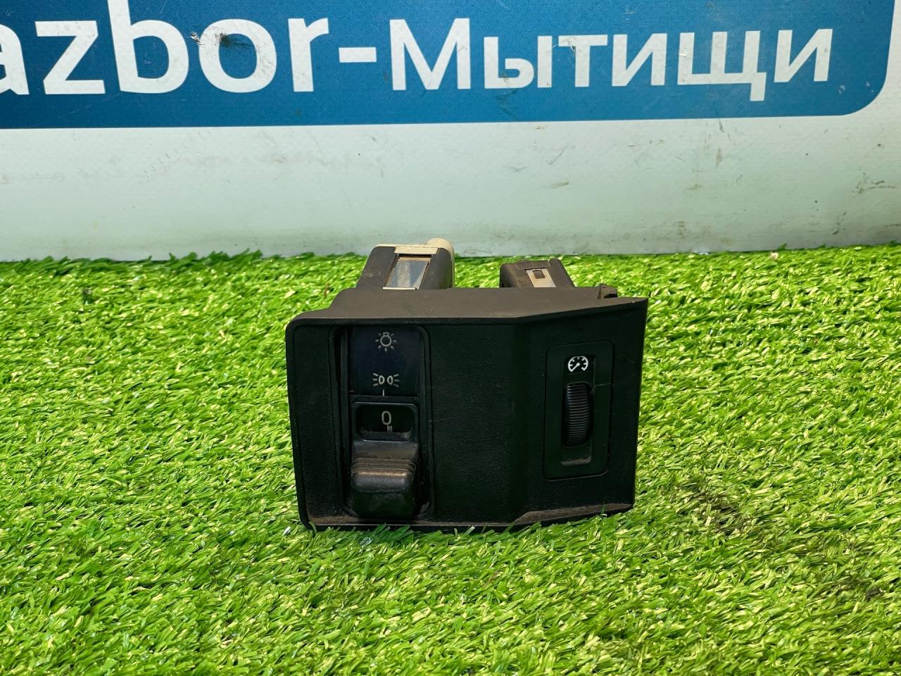 кнопка (выключатель) BMW 5 серия E34 1991, 2.0 л., M50 B20, бензин, МКПП, седан, задний привод, 38813705 - фото №1