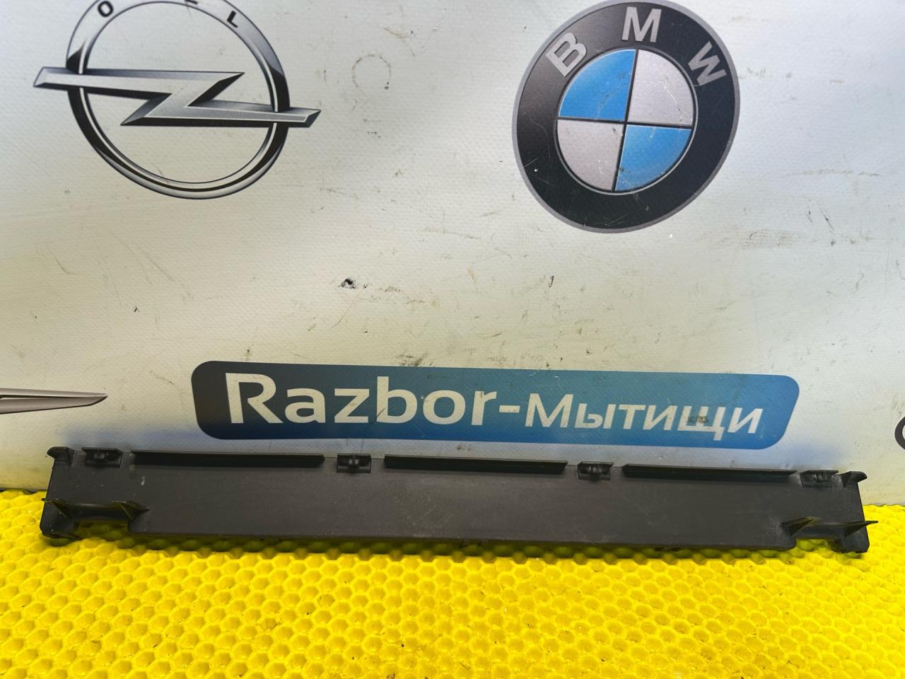 пластик BMW 5 серия E34 1990, 2.0 л., M50 B20 TU, бензин, МКПП, седан, 12.52-1724268 - фото №1