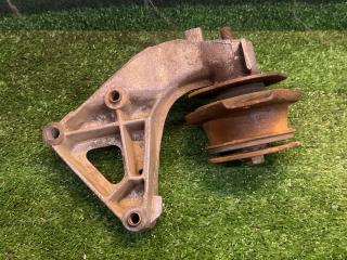 подушка крепления двигателя Lada 2112 1 поколение 2005, 1.6 л., ВАЗ-21124, бензин, МКПП, хетчбэк 5 дв.