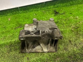 кронштейн компрессора кондиционера Ford Mondeo 3 поколение [рестайлинг] CA2 2006, 1.8 л., CGBA, бензин, МКПП, темно синий, седан