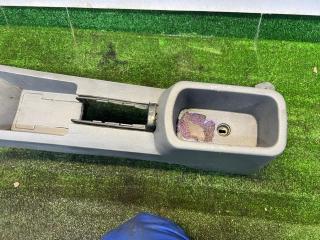 консоль салона Kia Rio 1 поколение [рестайлинг] 2004, 1.5 л., A5D, бензин, МКПП, универсал